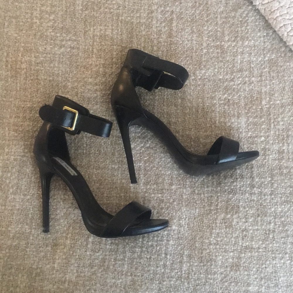 Steve Madden Black stiletto